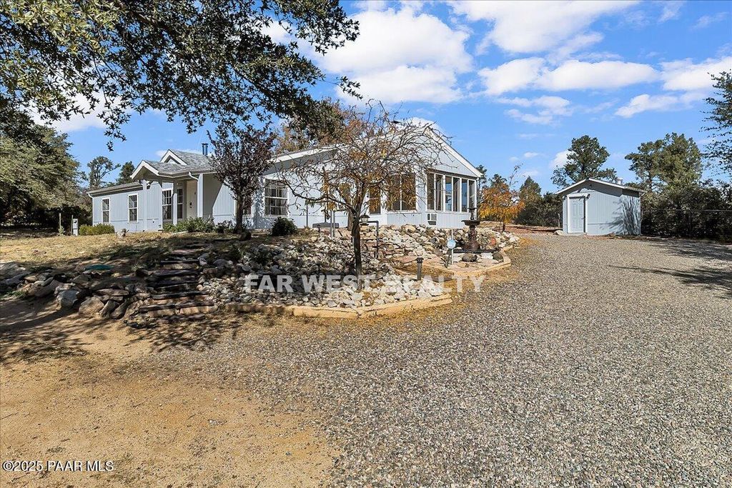 Photo of 2490 W Glenshandra Drive, Prescott, AZ 86305 (MLS # 1077858)