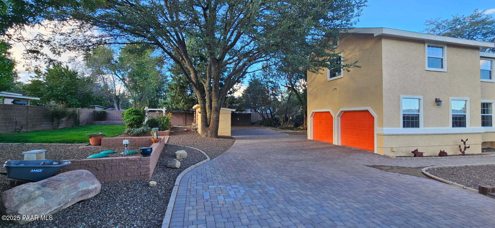 1220 Linda Vista Lane