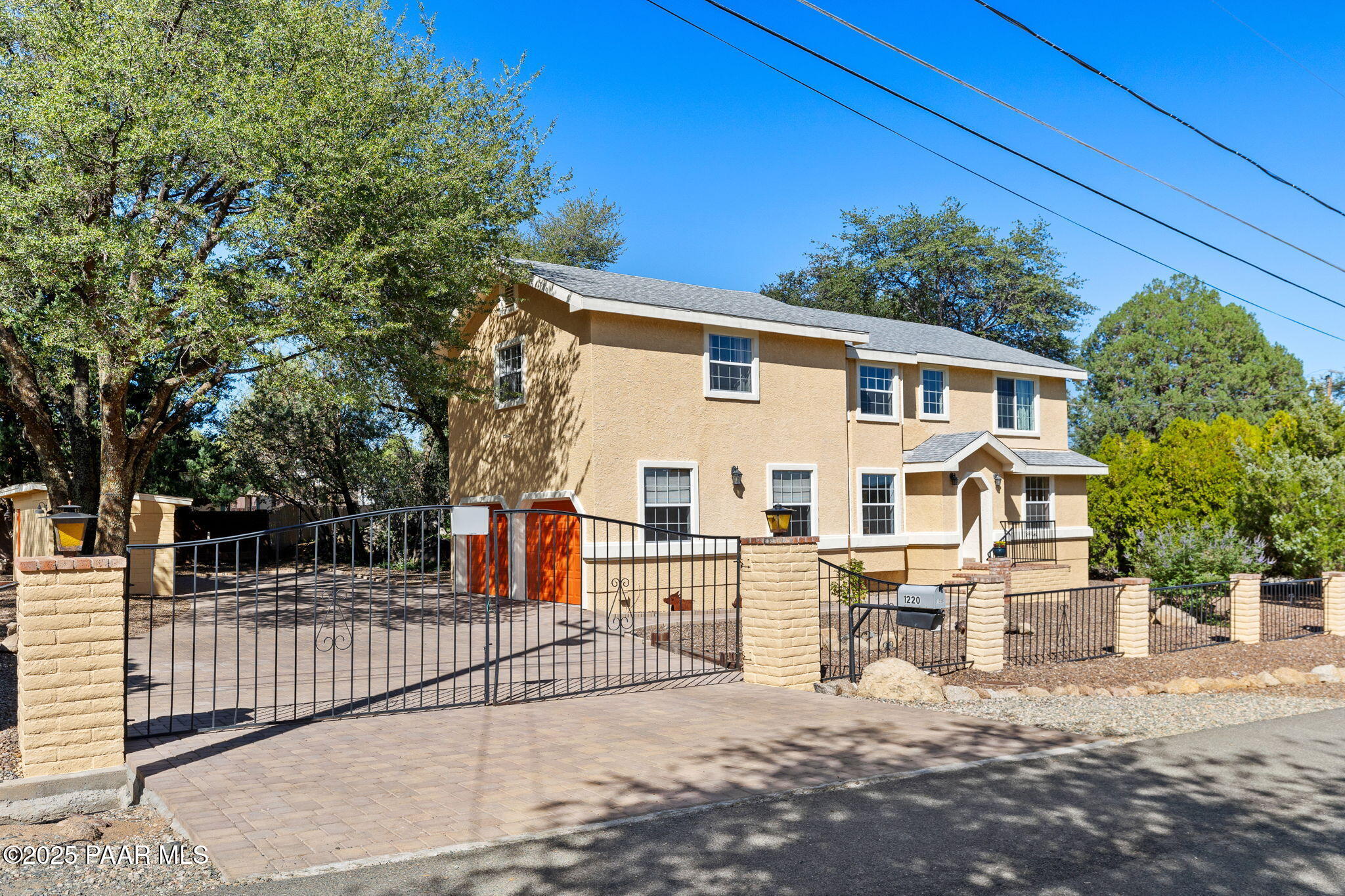 1220 Linda Vista Lane