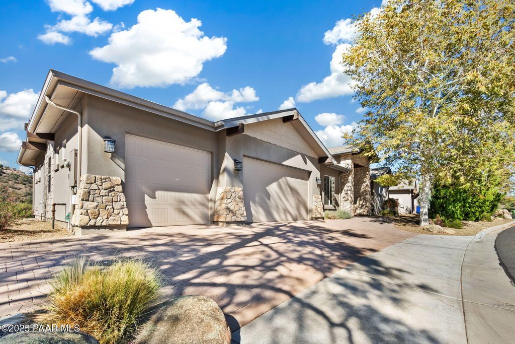 Photo of 1476 Sierry Peaks Drive, Prescott, AZ 86305 (MLS # 1077610)