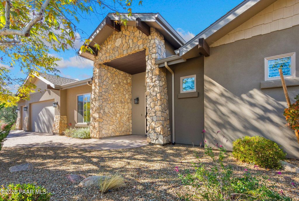 Photo of 1476 Sierry Peaks Drive, Prescott, AZ 86305 (MLS # 1077610)