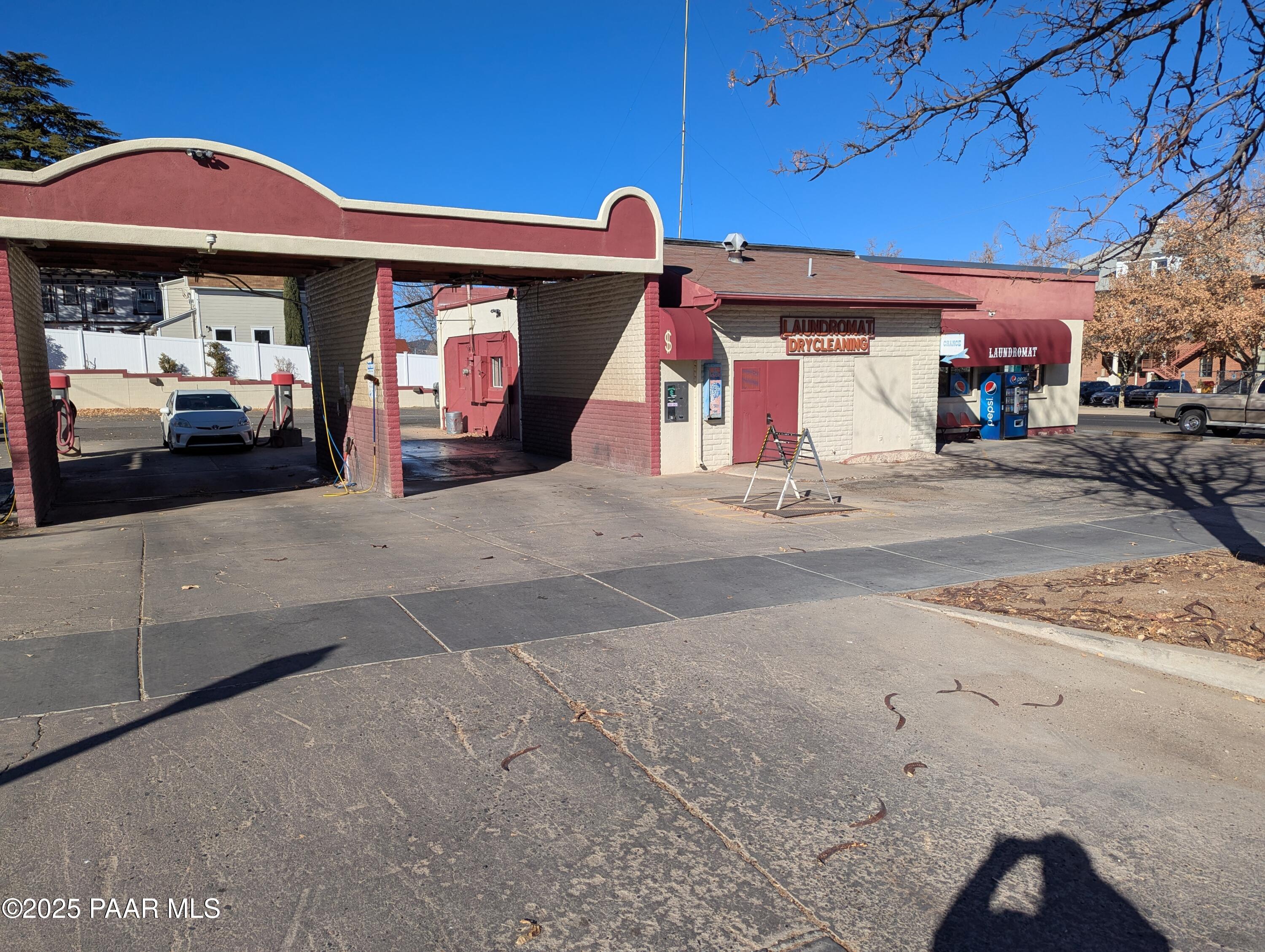 325 E Gurley Street