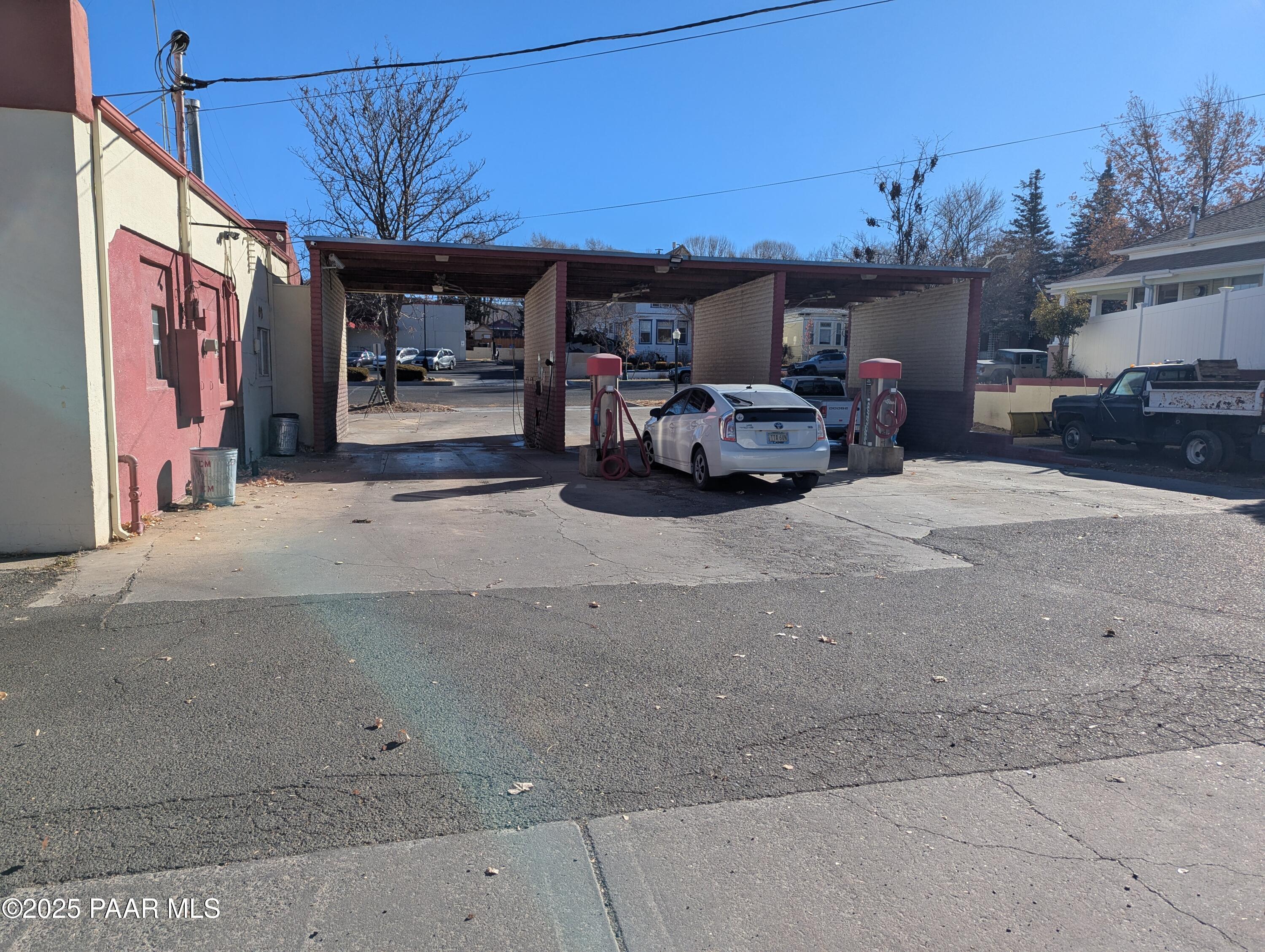 325 E Gurley Street