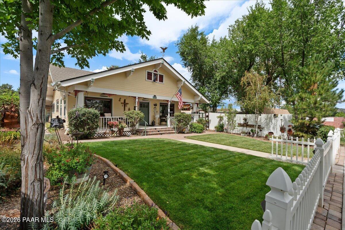 230 N Mount Vernon Avenue