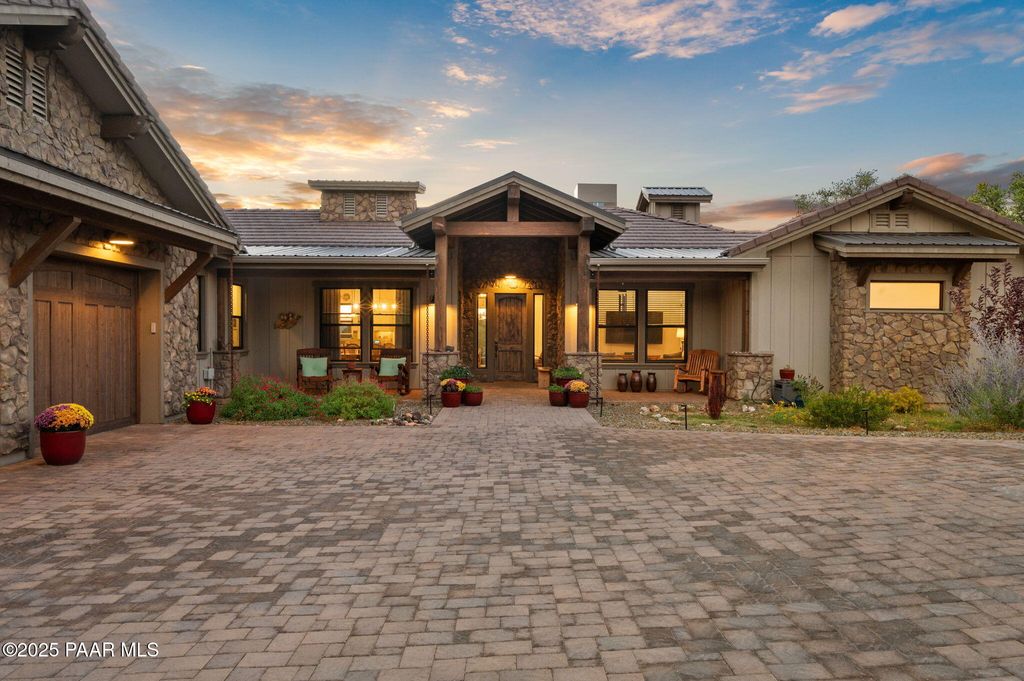Photo of 14335 N Three Sisters Drive, Prescott, AZ 86305 (MLS # 1077065)