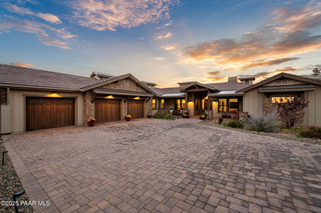 Photo of 14335 N Three Sisters Drive, Prescott, AZ 86305 (MLS # 1077065)