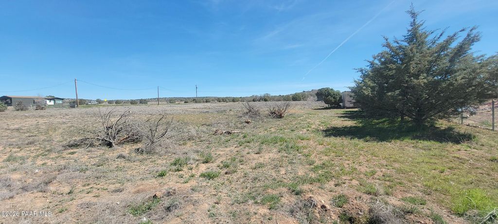 Photo of 25365 N Cedar Drive, Paulden, AZ 86334 (MLS # 1080461)