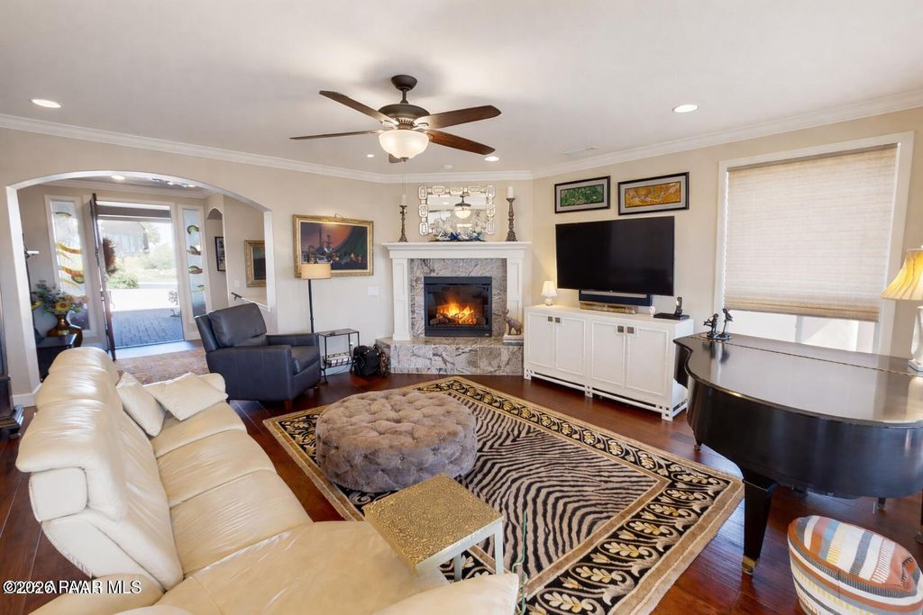 Photo of 1233 S Lakeview Drive, Prescott, AZ 86301 (MLS # 1079294)