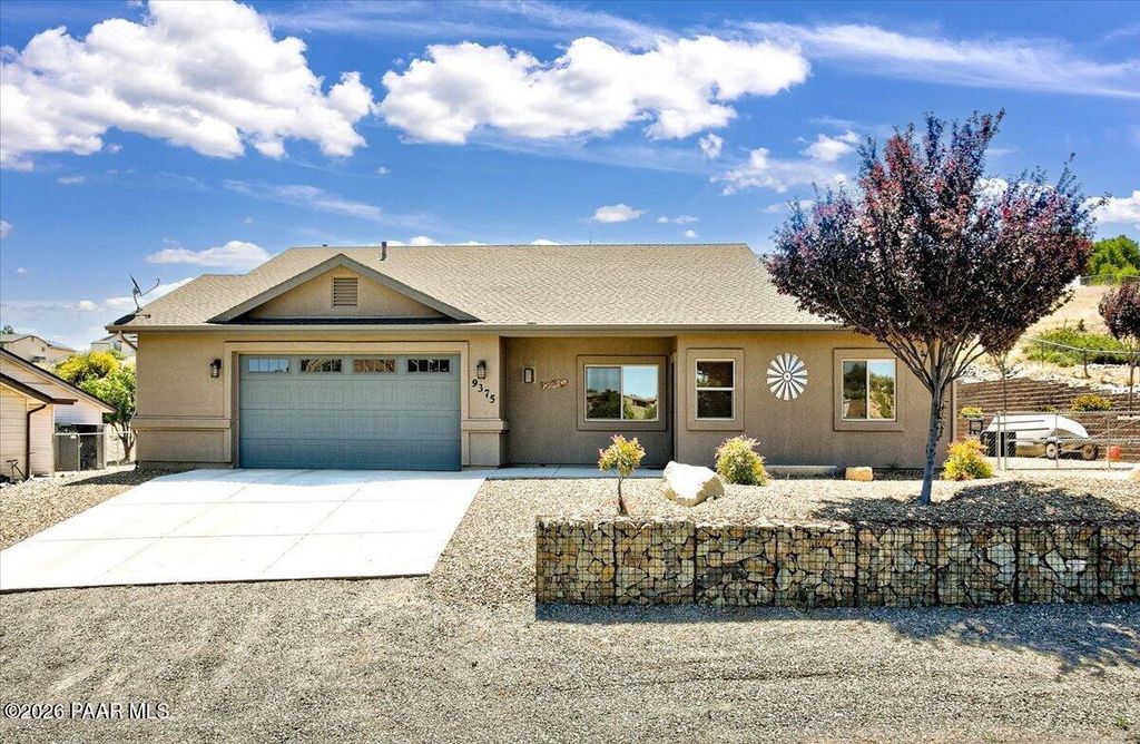 Photo of 9375 E Serpentine Lane, Prescott Valley, AZ 86314 (MLS # 1082062)