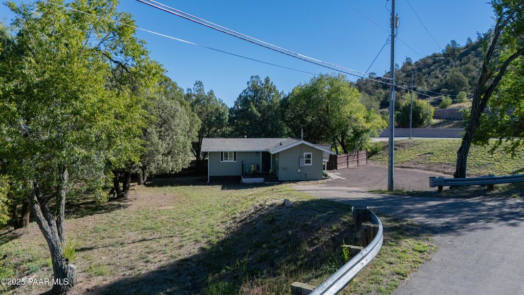Photo of 2510 Fern Drive, Prescott, AZ 86305 (MLS # 1076975)