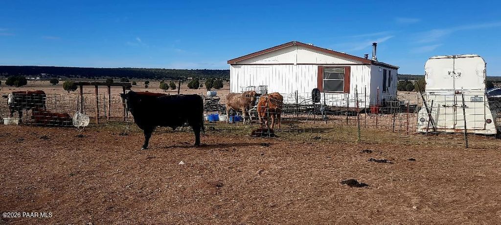 Photo of Xxxx W Old Limestone Ln, Seligman, AZ 86337 (MLS # 1079852)