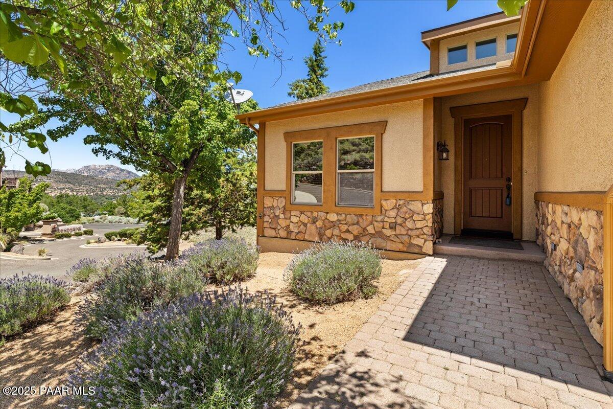532 Goshawk Trail