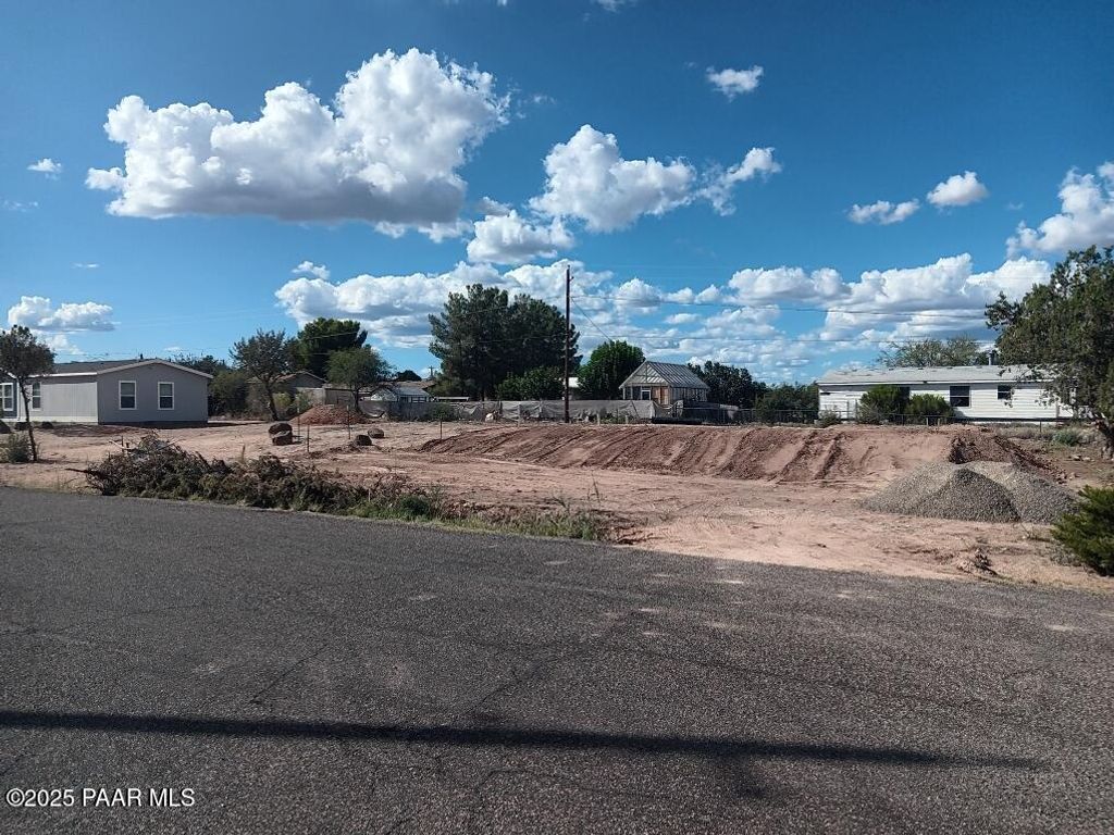 Photo of 20900 E Mesa Verde Road, Mayer, AZ 86333 (MLS # 1076712)
