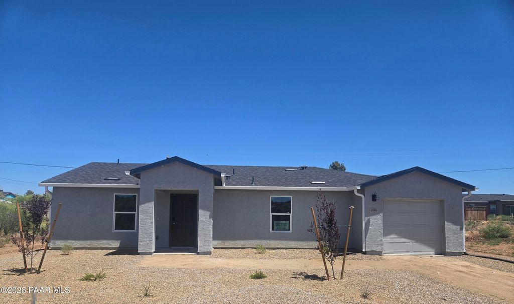 Photo of 20182 E Lakeside Road, Cordes Lakes, AZ 86333 (MLS # 1081865)