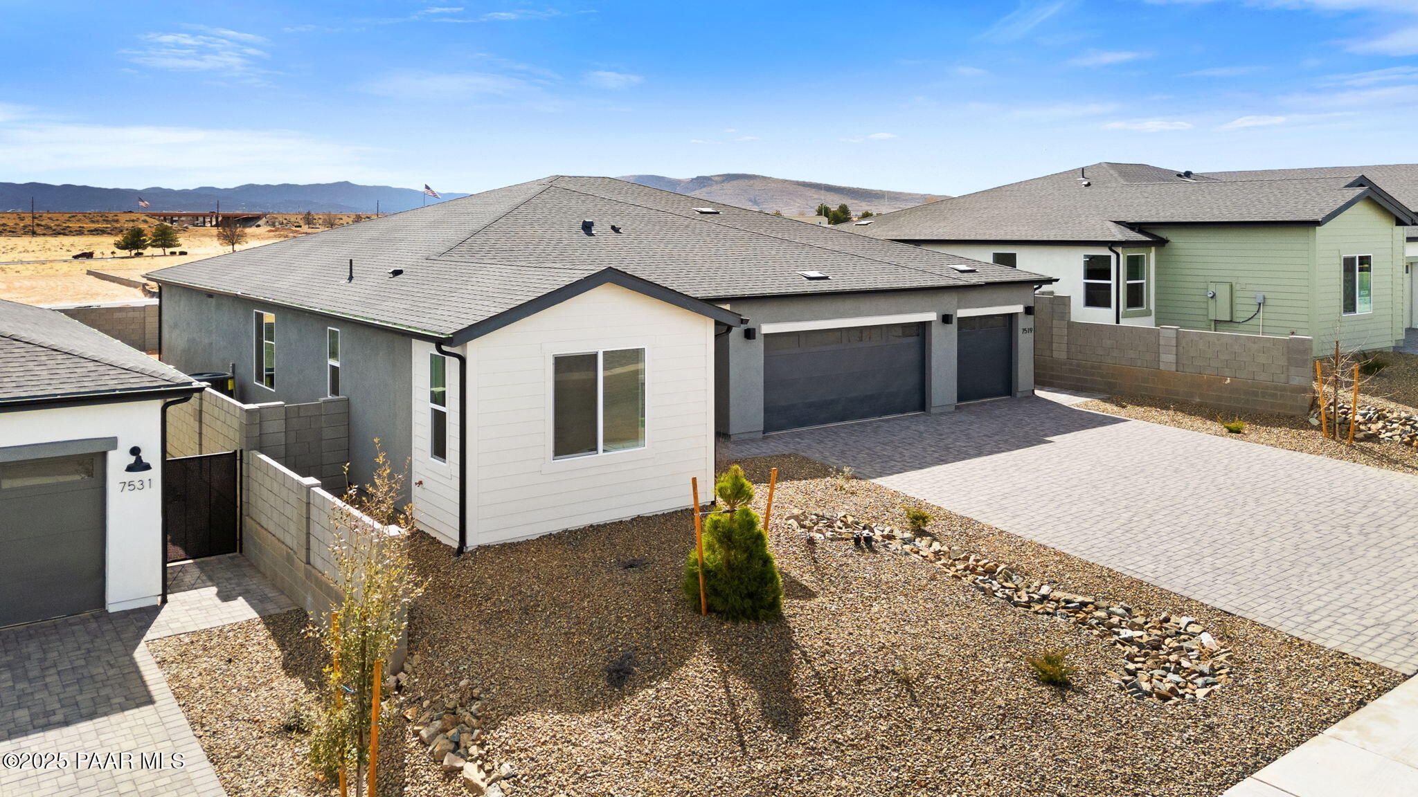 7519 E Louie Lane