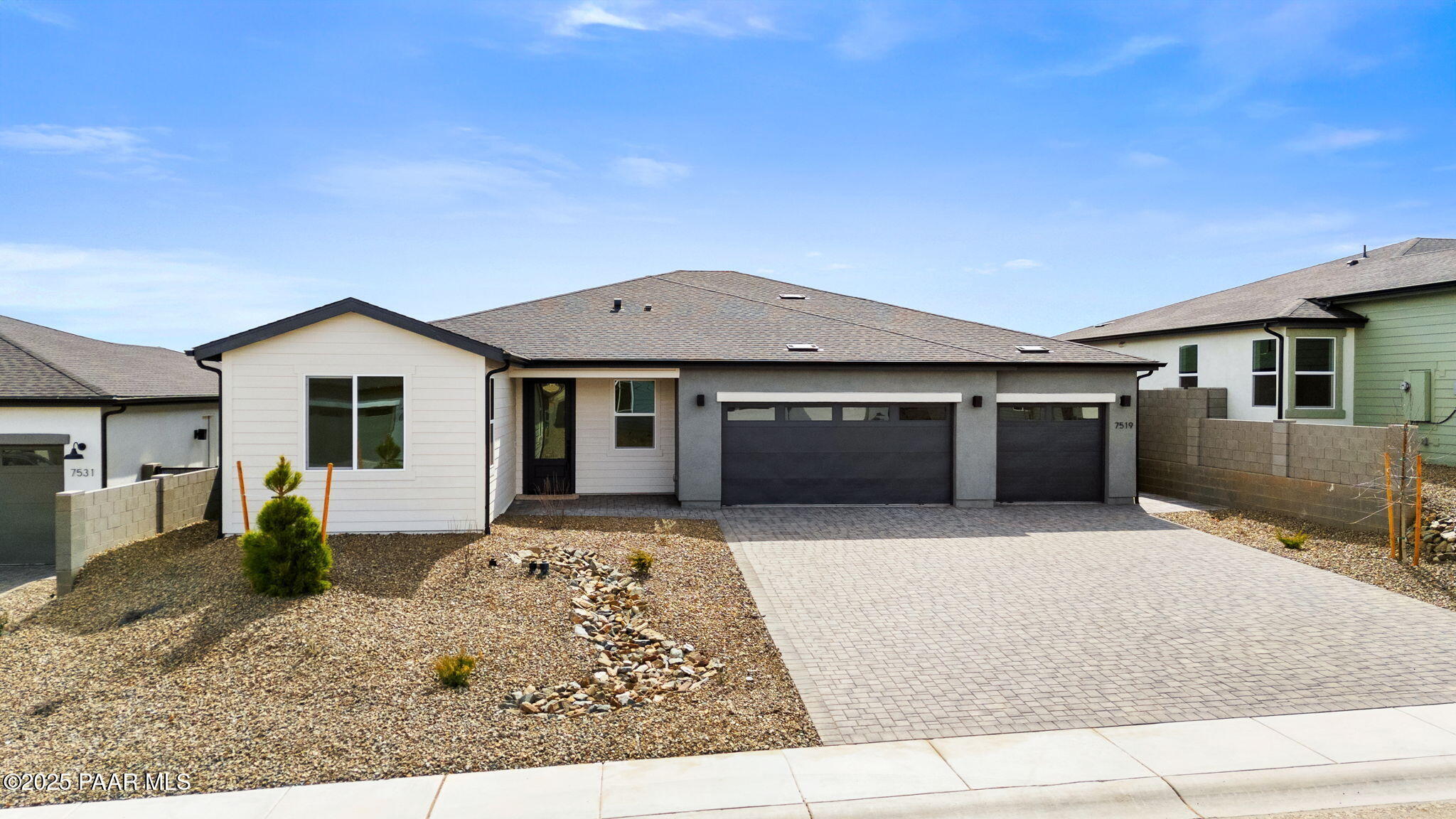 7519 E Louie Lane