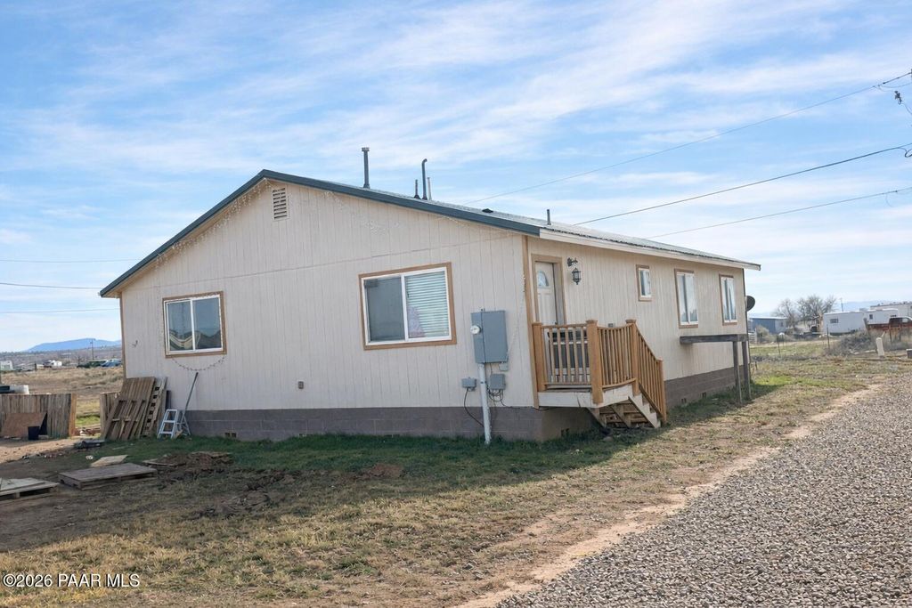 Photo of 149 W Baja Road, Paulden, AZ 86334 (MLS # 1078505)