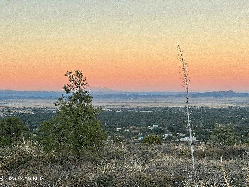 Photo of 6550 N Shauna Drive, Prescott, AZ 86305 (MLS # 1077864)