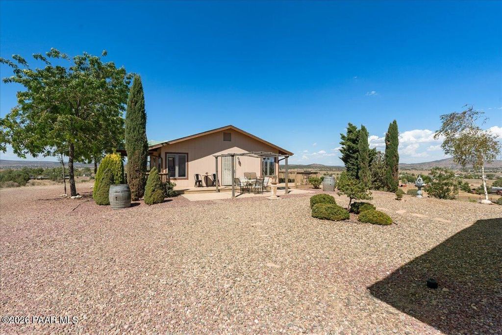 Photo of 974 N Grandview, Paulden, AZ 86334 (MLS # 1083589)