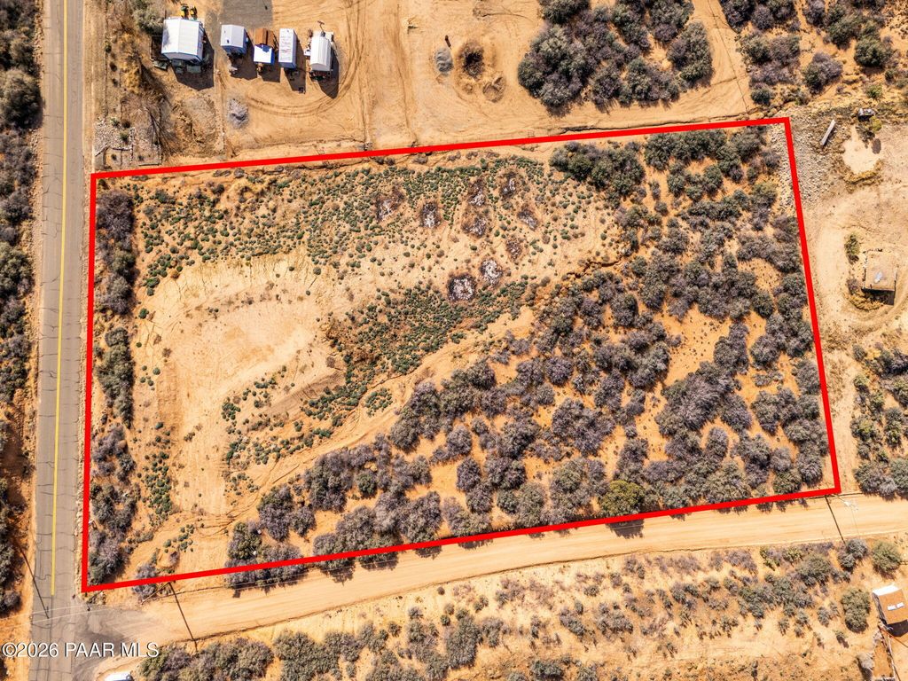 Photo of 7565 W Derry Drive, Kirkland, AZ 86332 (MLS # 1079909)