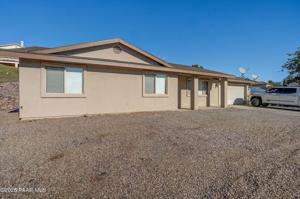 Photo of 5290 N Robert Road, Prescott Valley, AZ 86314 (MLS # 1077251)