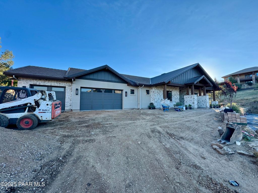 Photo of 125 Rotonda Way, Prescott, AZ 86301 (MLS # 1077462)