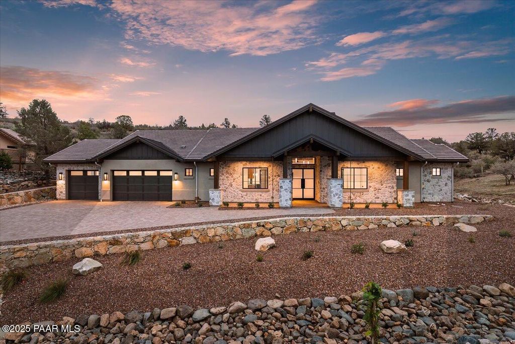 Photo of 125 Rotonda Way, Prescott, AZ 86301 (MLS # 1077462)