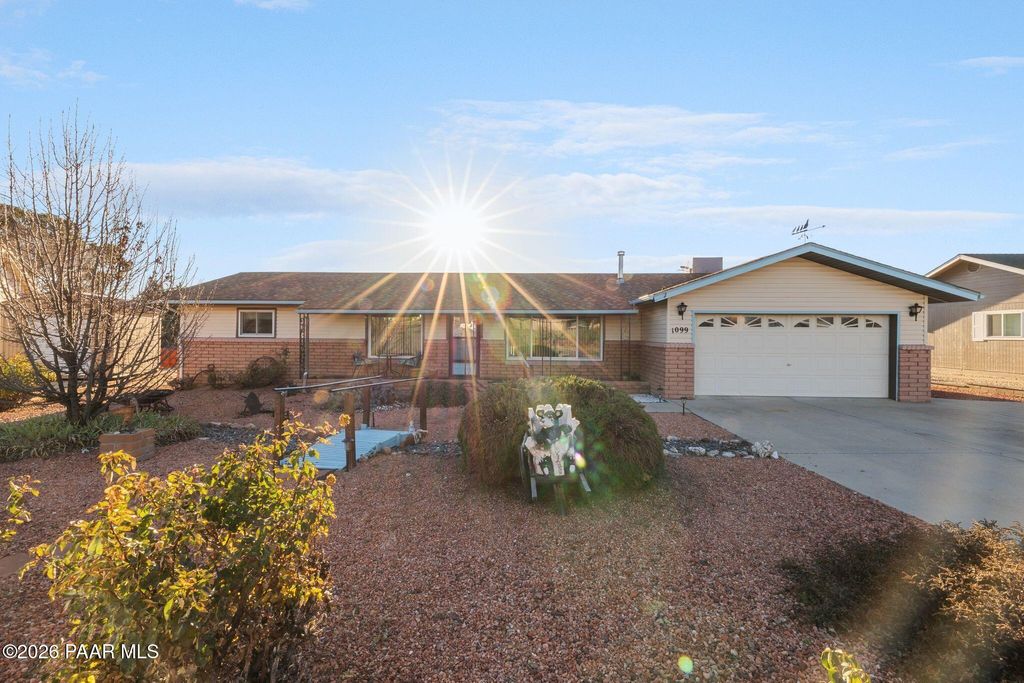 Photo of 1099 N Conestoga Way, Dewey-Humboldt, AZ 86327 (MLS # 1079319)