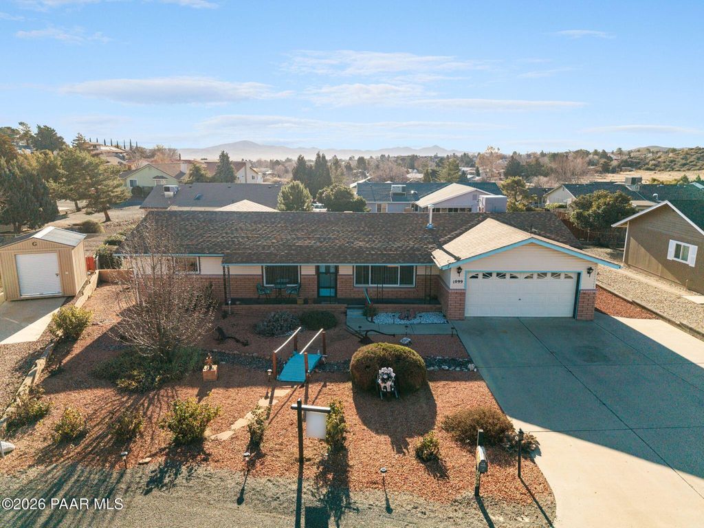Photo of 1099 N Conestoga Way, Dewey-Humboldt, AZ 86327 (MLS # 1079319)
