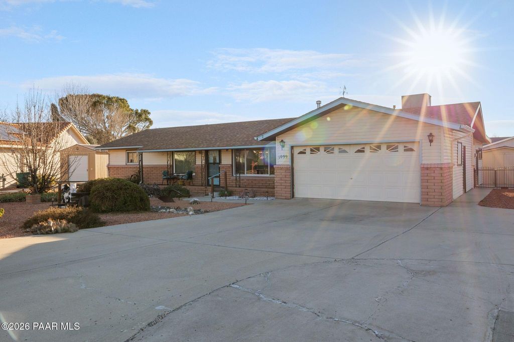 Photo of 1099 N Conestoga Way, Dewey-Humboldt, AZ 86327 (MLS # 1079319)