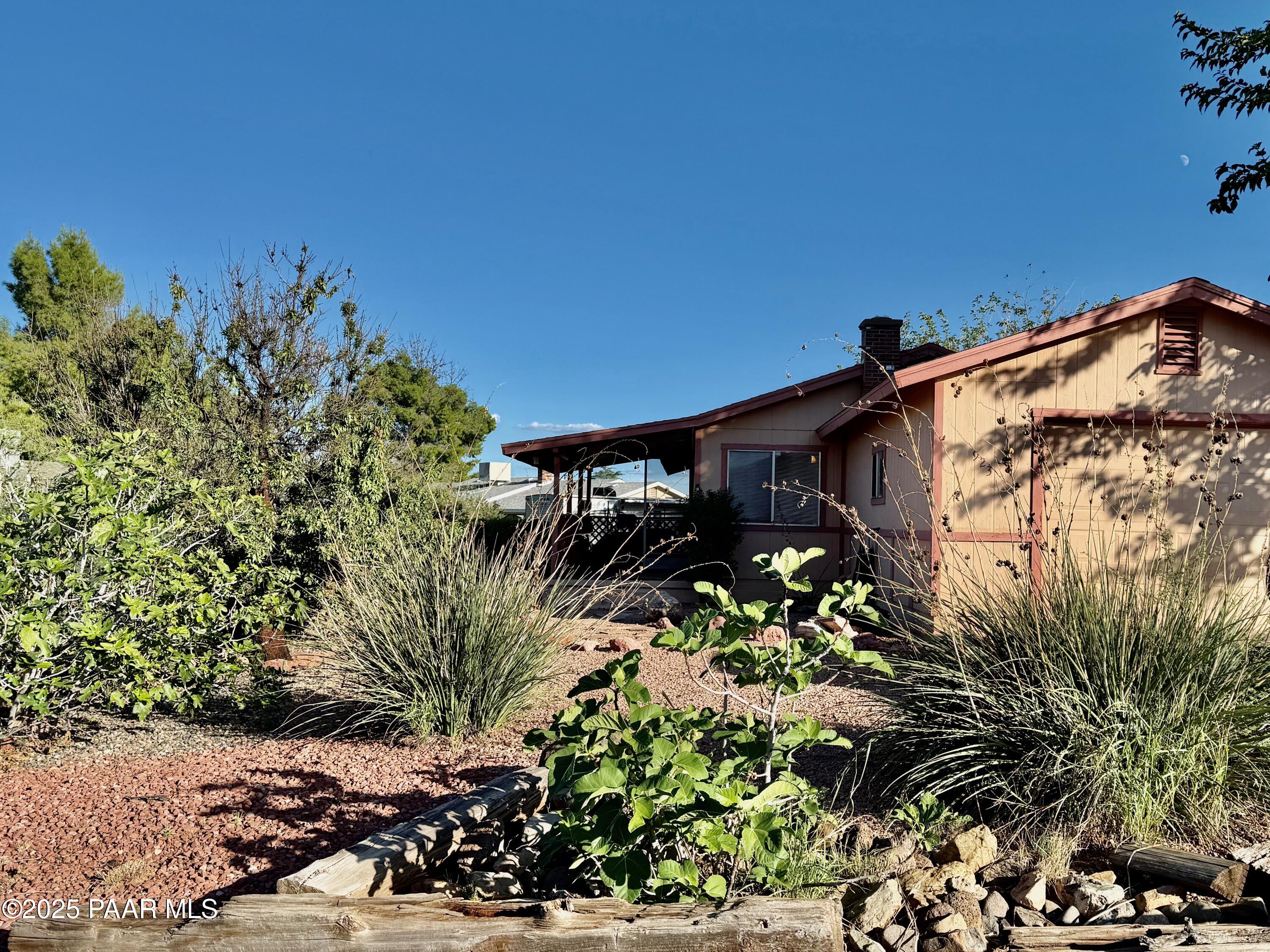 923 E Buena Vista Drive