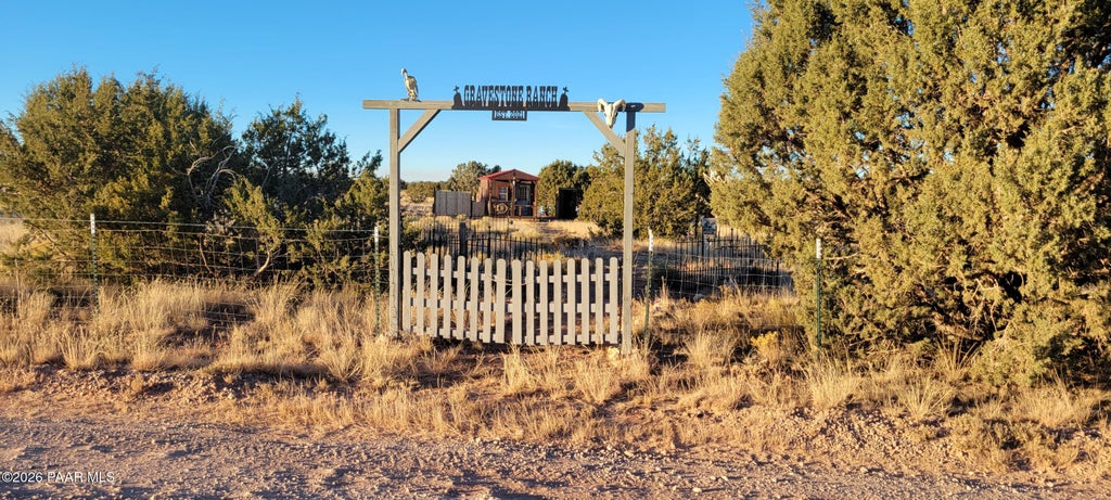 Photo of 54043 N Via De Oro Pakway Pkwy, Seligman, AZ 86337 (MLS # 1085803)