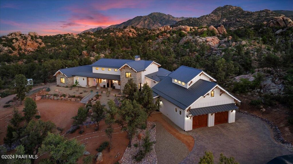 Photo of 10255 N Chaos Ranch Road, Prescott, AZ 86305 (MLS # 1080380)