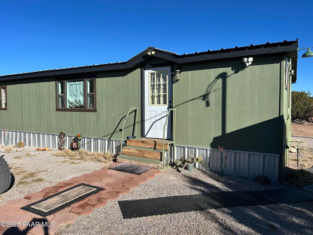 Photo of 00 Basconia Lane, Seligman, AZ 86337 (MLS # 1078147)