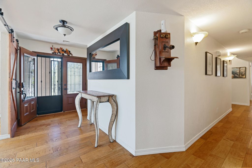 Photo of 1588 Southview Drive, Prescott, AZ 86305 (MLS # 1081252)