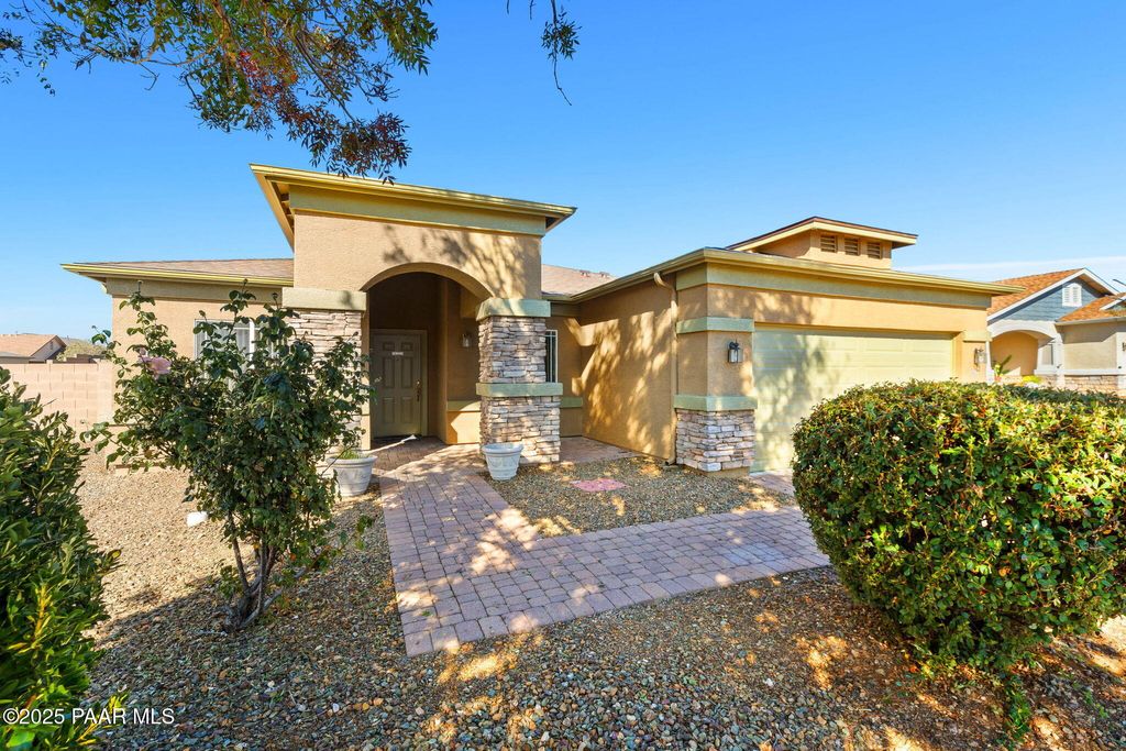 Photo of 508 N Mercado Street #1, Dewey-Humboldt, AZ 86327 (MLS # 1077523)