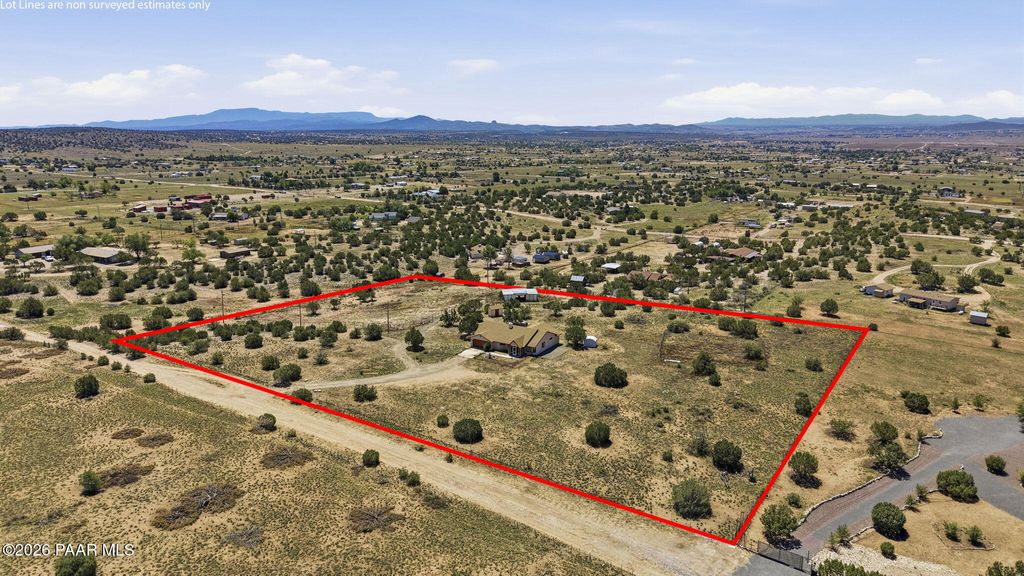 Photo of 849 W Barbara Street, Paulden, AZ 86334 (MLS # 1083822)