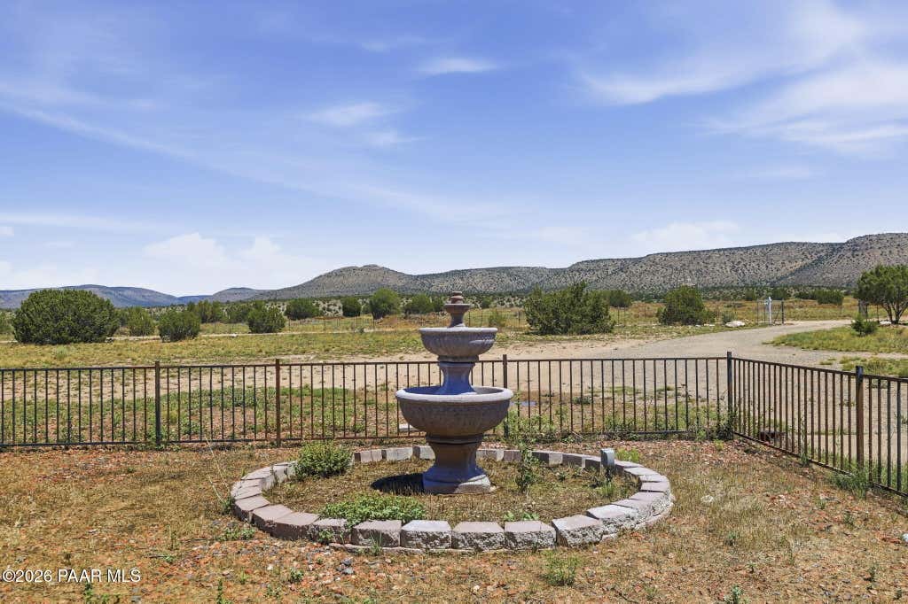 Photo of 849 W Barbara Street, Paulden, AZ 86334 (MLS # 1083822)