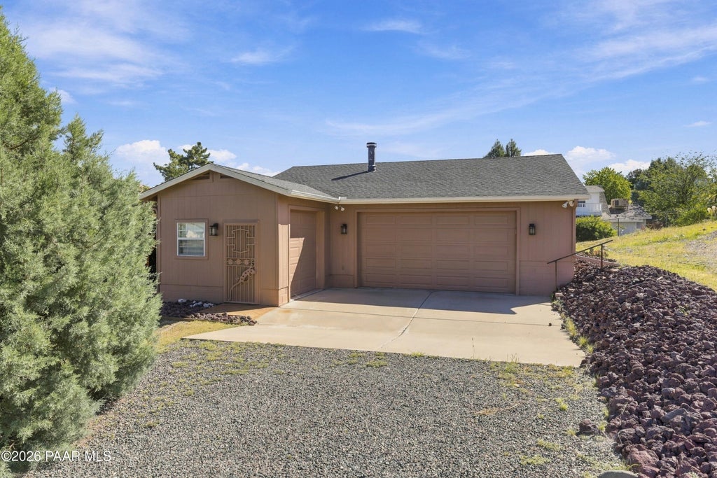 Photo of 9531 E Serpentine Lane, Prescott Valley, AZ 86314 (MLS # 1085292)