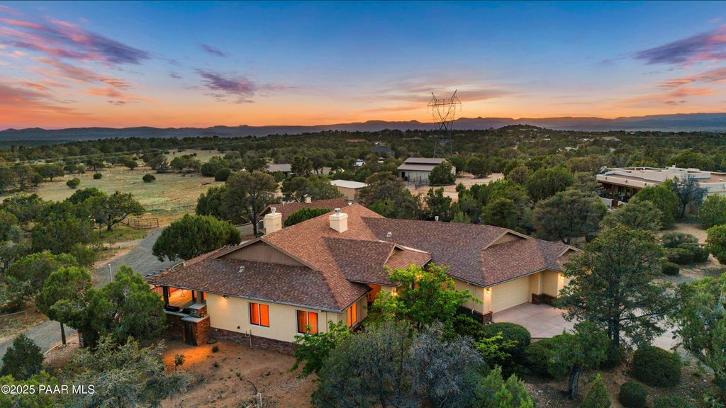 Photo of 13492 N Iron Hawk Drive, Prescott, AZ 86305 (MLS # 1078517)