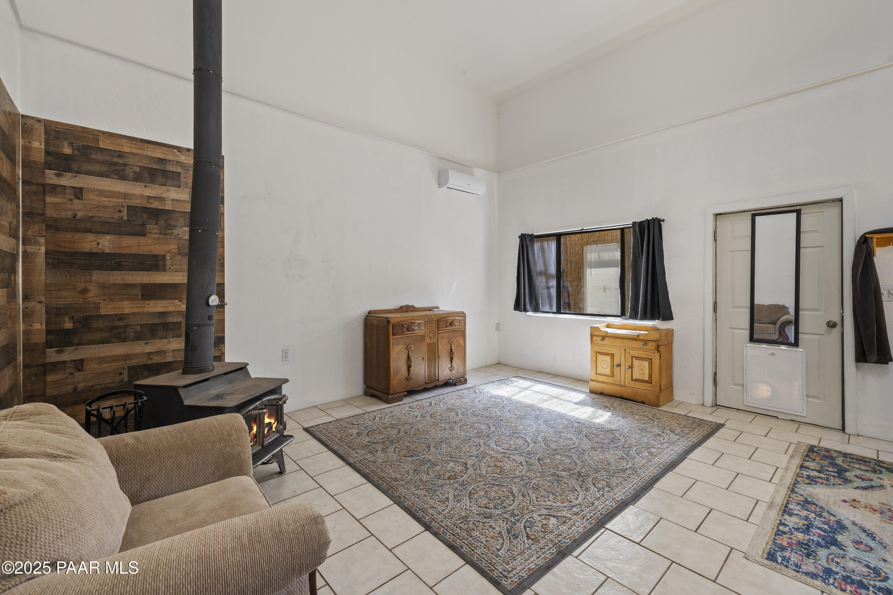 1502 E Butterfield Road