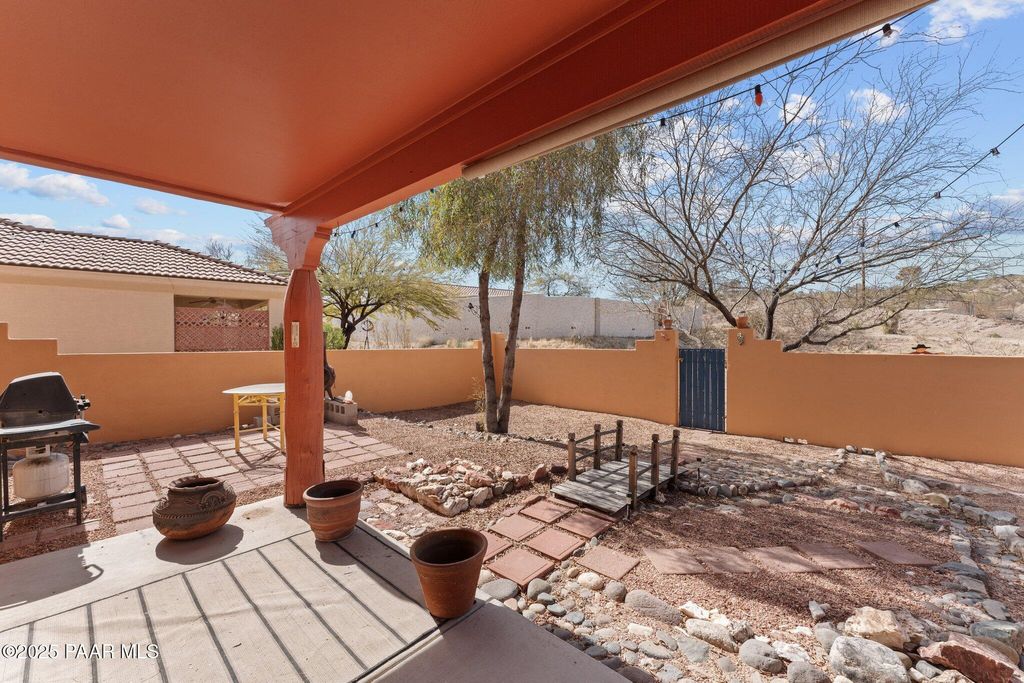 Photo of 640 Desert Canyon Road, Wickenburg, AZ 85390 (MLS # 1078724)