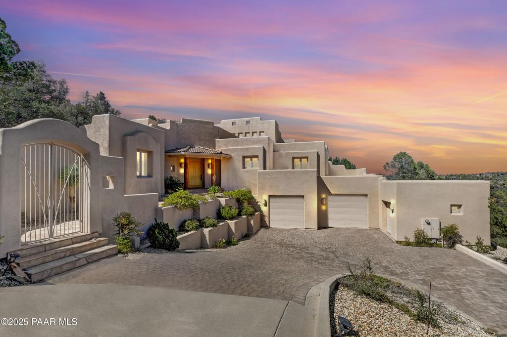 Photo of 628 W Lee Boulevard, Prescott, AZ 86303 (MLS # 1077467)