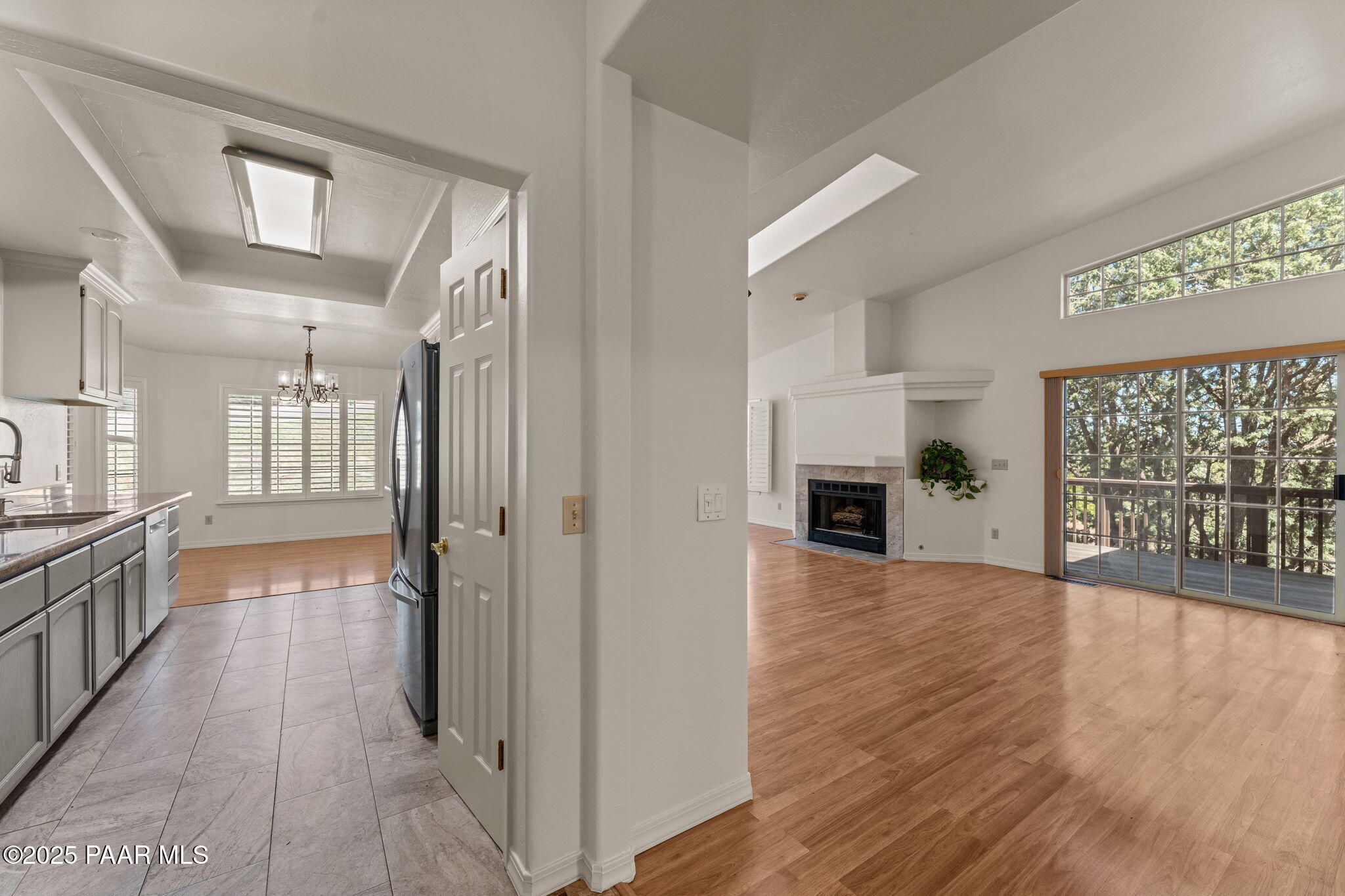 895 Sunrise Boulevard