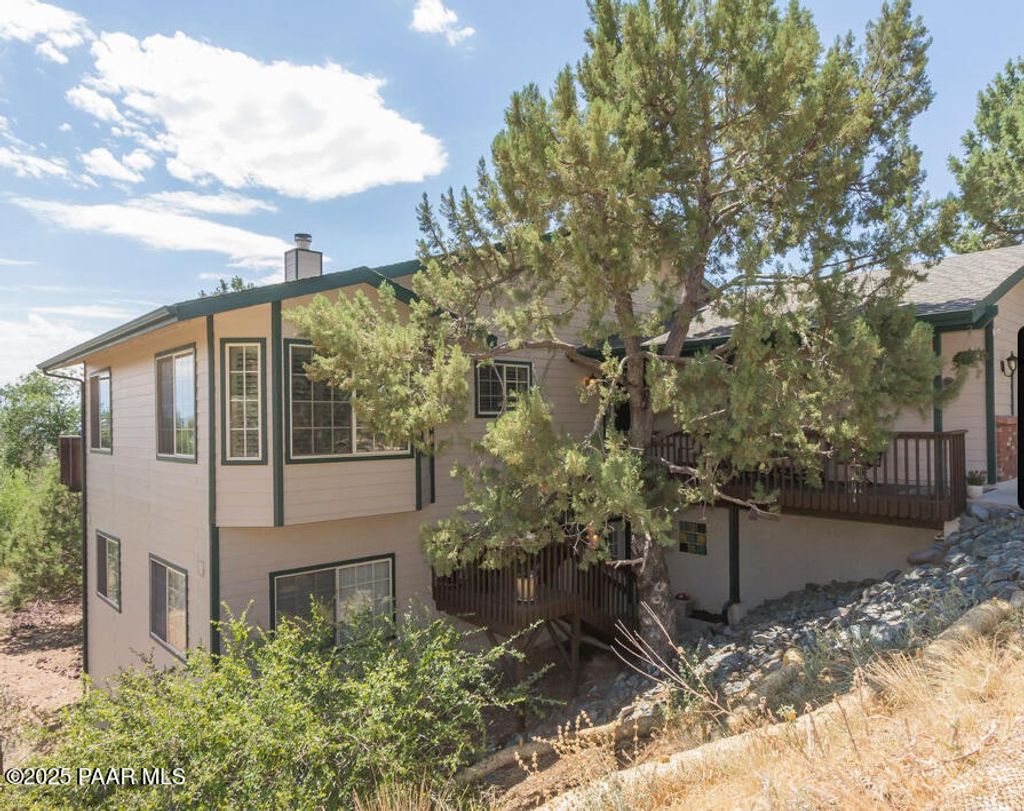 Photo of 895 Sunrise Boulevard, Prescott, AZ 86301 (MLS # 1076653)