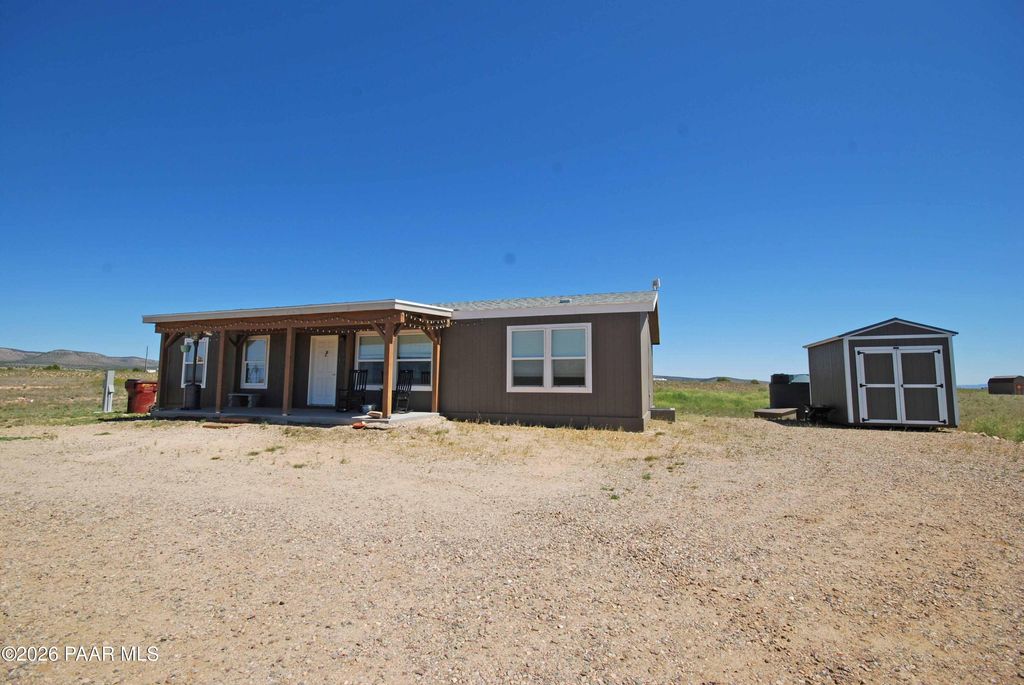 Photo of 3409 W Sandstone Drive, Paulden, AZ 86334 (MLS # 1080904)