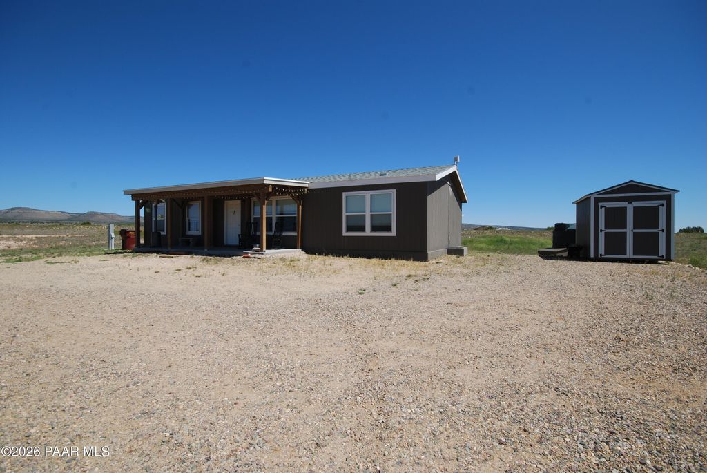 Photo of 3409 W Sandstone Drive, Paulden, AZ 86334 (MLS # 1080904)