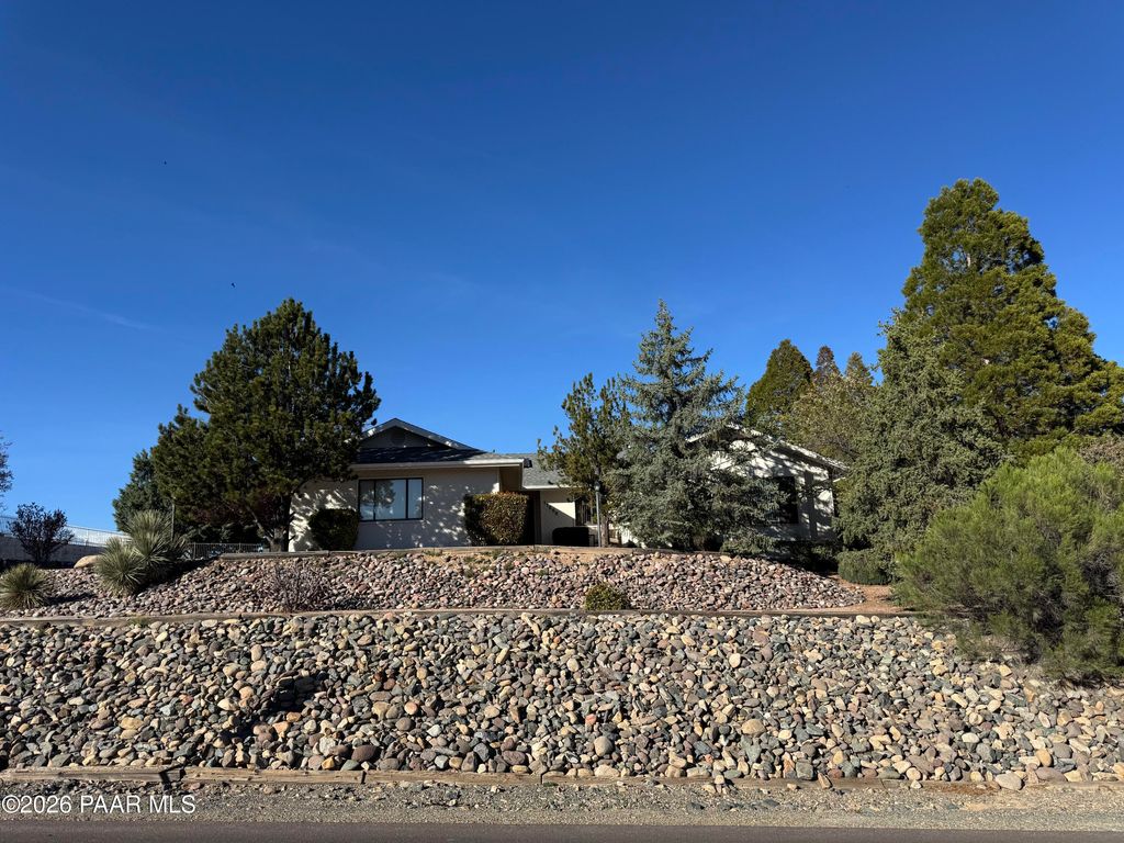 Photo of 11558 E Turquoise Circle, Dewey-Humboldt, AZ 86327 (MLS # 1081106)