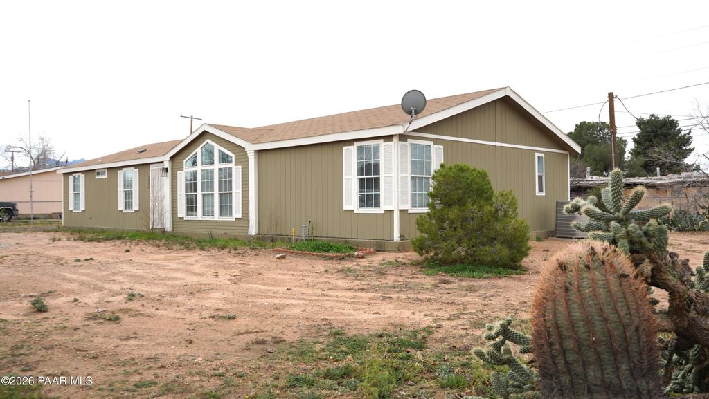 Photo of 3586 E Martin Lane, Kingman, AZ 86409 (MLS # 1078620)