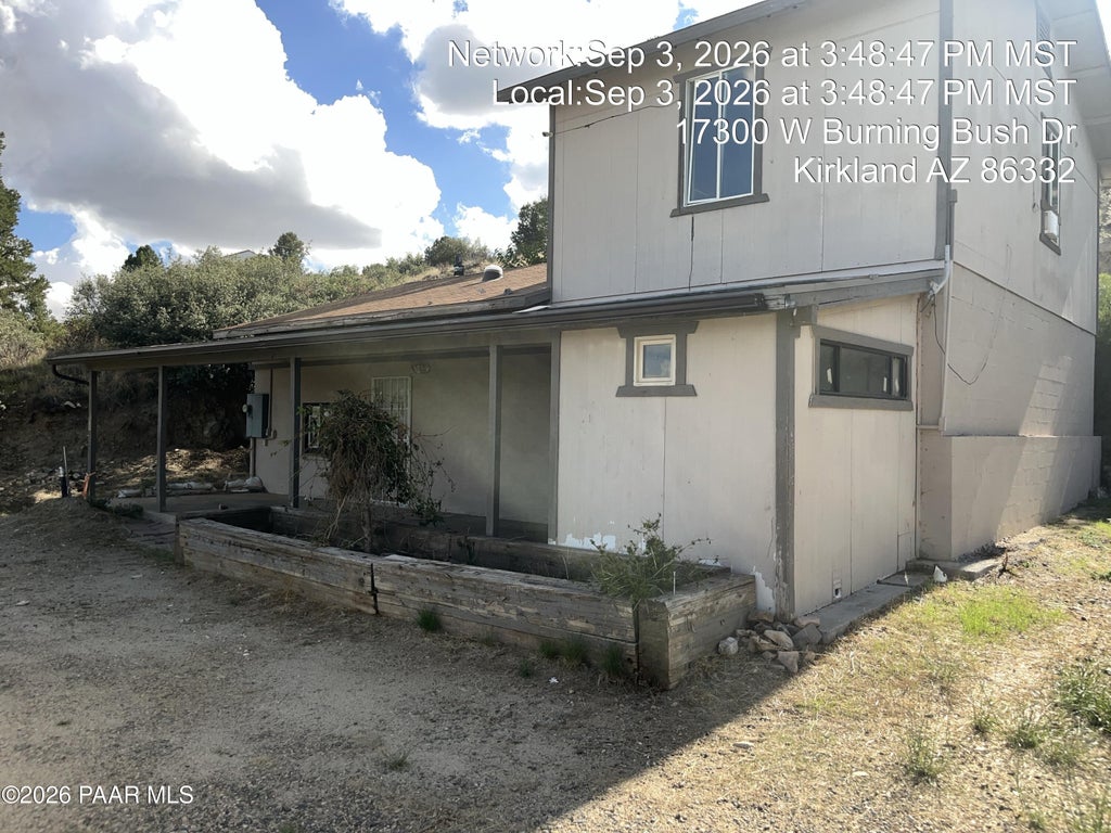 Photo of 17300 W Burning Bush Drive, Kirkland, AZ 86332 (MLS # 1085065)